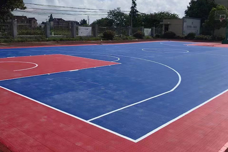 How to choose the floor of a home basketball court?